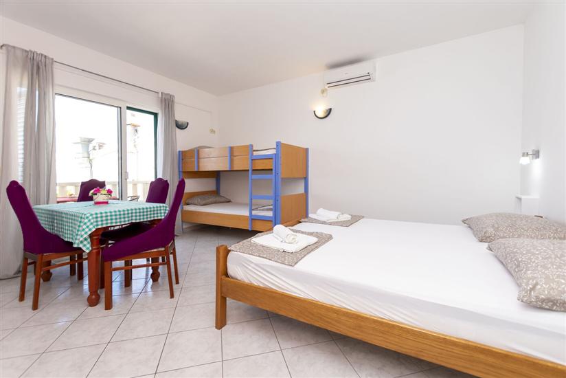 Apartment A2, for 4 persons