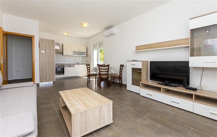 Apartment A2, for 6 persons