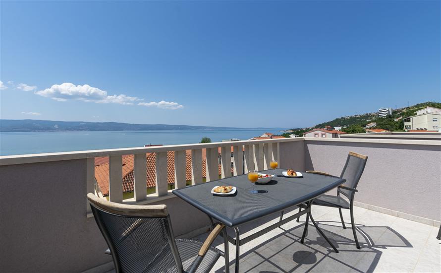 Apartment A2, for 6 persons