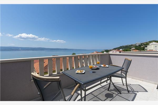 Apartment A2, for 6 persons