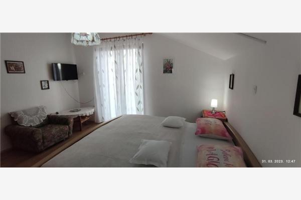 Apartment A1, for 5 persons