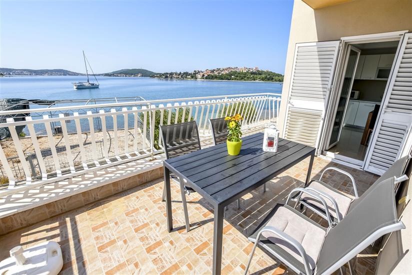 Apartment A2, for 4 persons