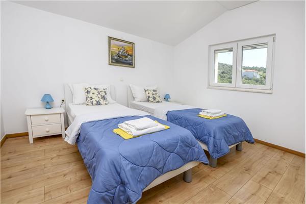 Apartment A4, for 4 persons