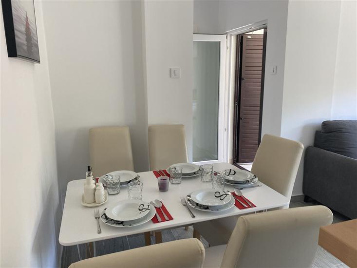 Apartment A1, for 5 persons