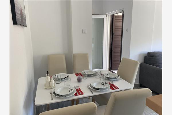 Apartment A1, for 5 persons