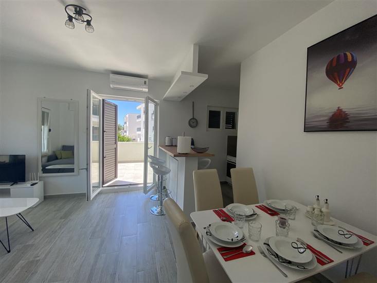 Apartment A1, for 5 persons