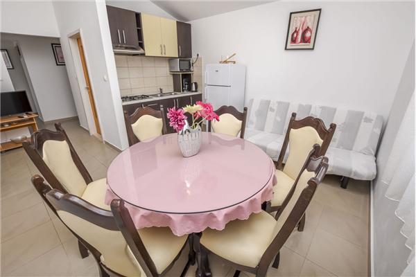 Apartment A4, for 4 persons