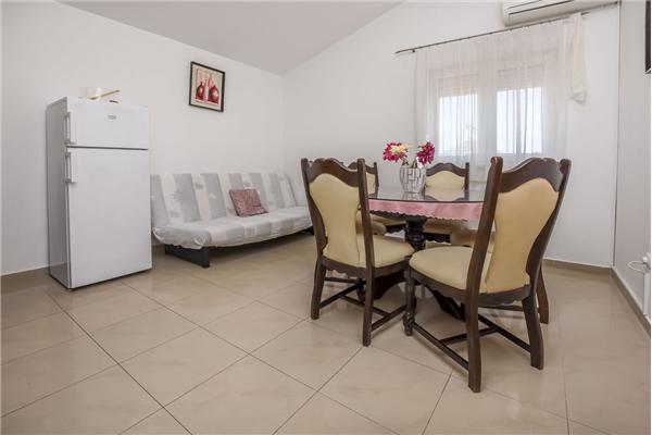 Apartment A4, for 4 persons