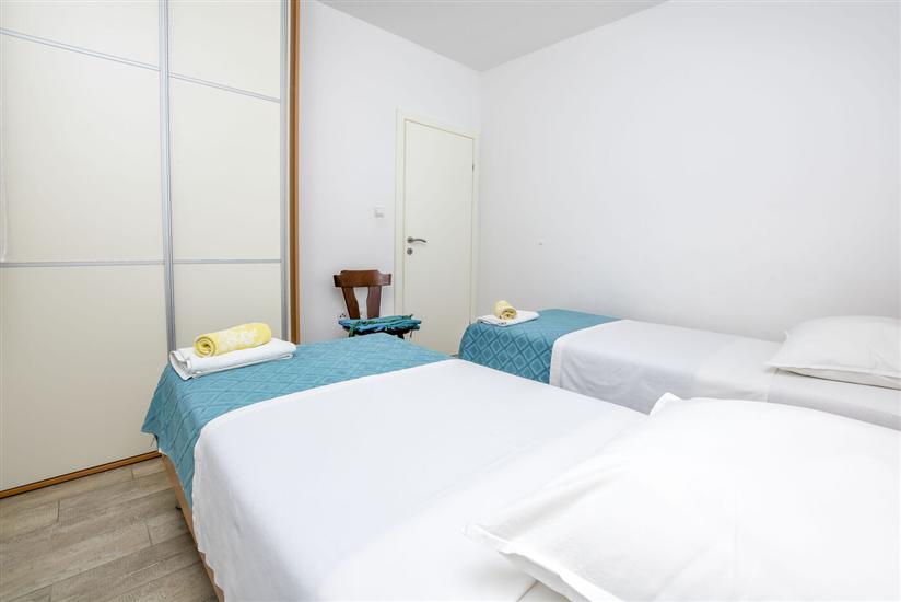 Apartment A1, for 5 persons