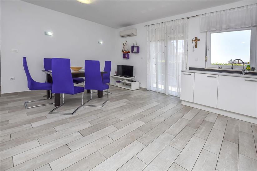 Apartment A1, for 5 persons