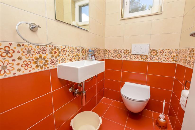 Apartment A2, for 6 persons