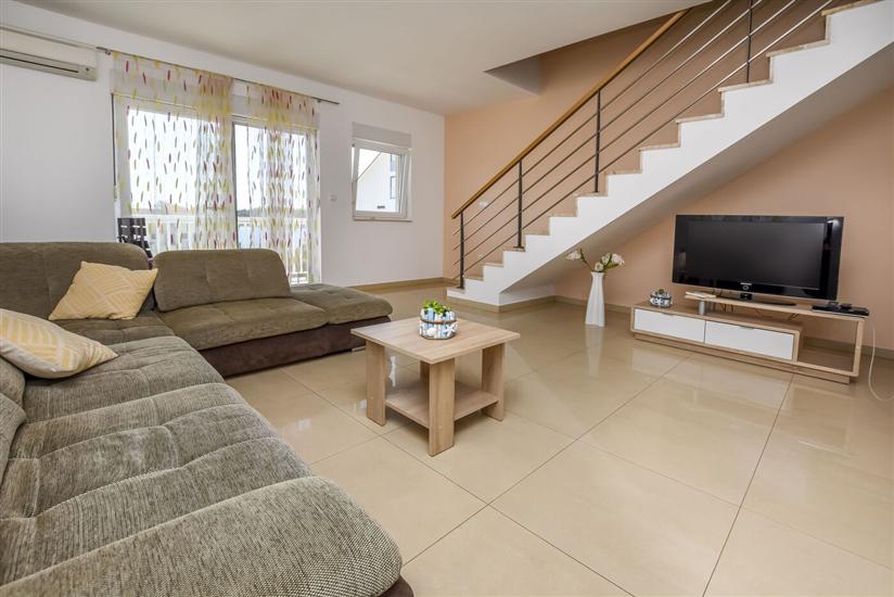 Apartment A2, for 6 persons