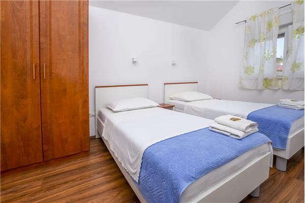 Apartment A2, for 6 persons