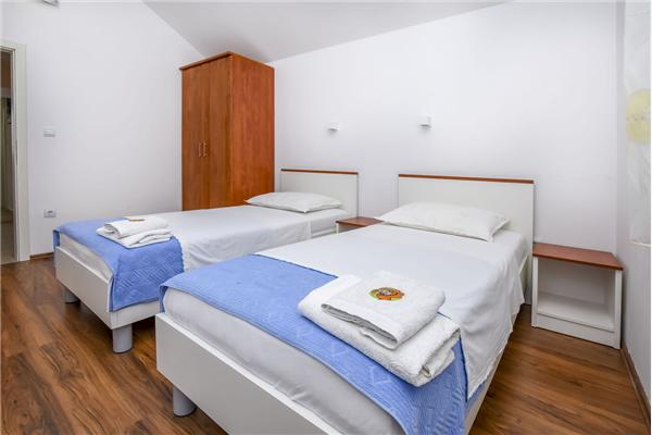 Apartment A2, for 6 persons