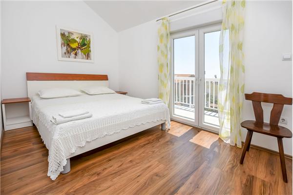 Apartment A2, for 6 persons