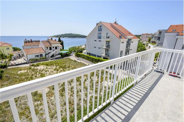 Apartment A2, for 6 persons