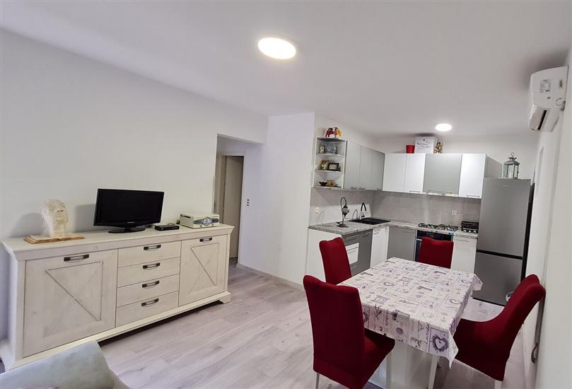 House K1, for 8 persons