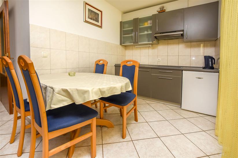 Apartman A4, za 5 osoba/e