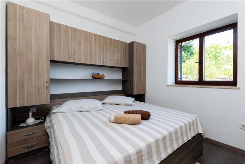 Apartment A1, for 5 persons