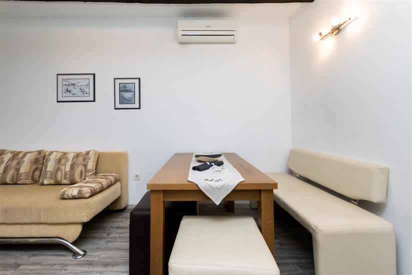 Apartment A2, for 5 persons