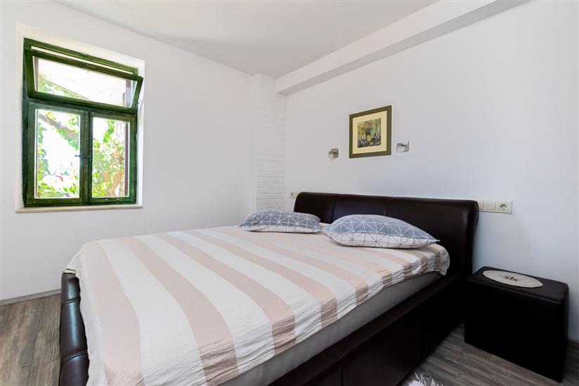 Apartment A2, for 5 persons