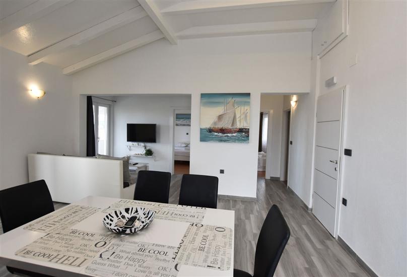 Apartment A2, for 5 persons