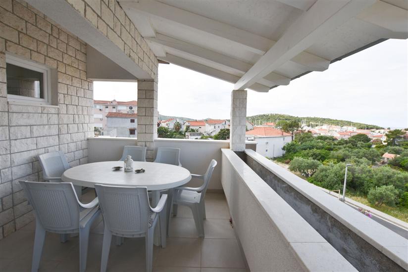 Apartment A2, for 5 persons