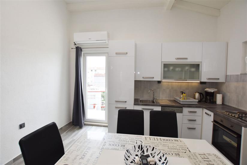 Apartment A2, for 5 persons