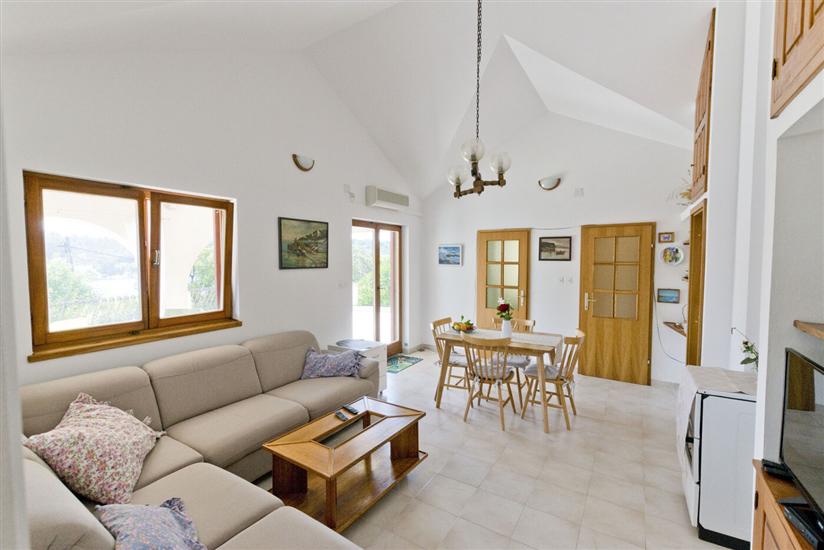 Apartment A1, for 5 persons