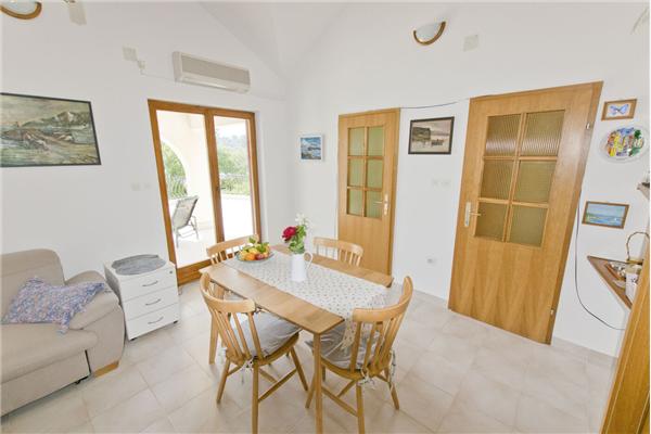 Apartment A1, for 5 persons