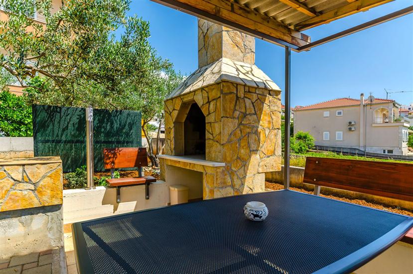 Apartments and Room Maestral