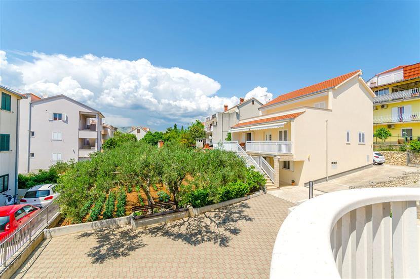 Apartments and Room Maestral