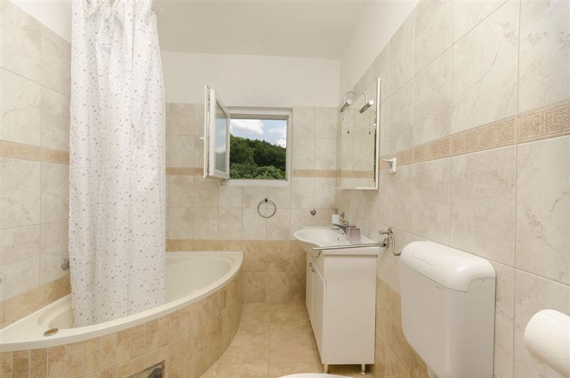 Apartment A1, for 8 persons