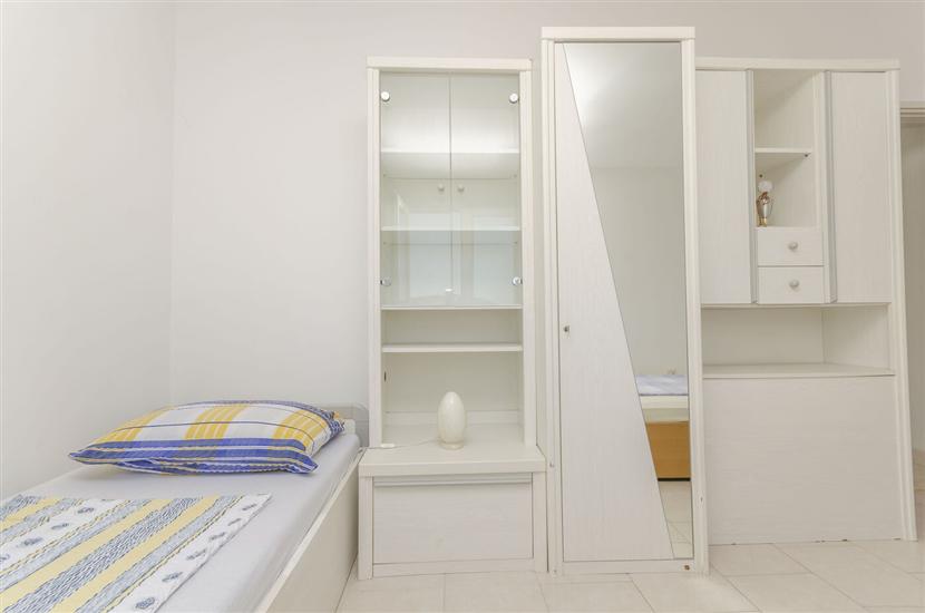 Apartment A1, for 8 persons