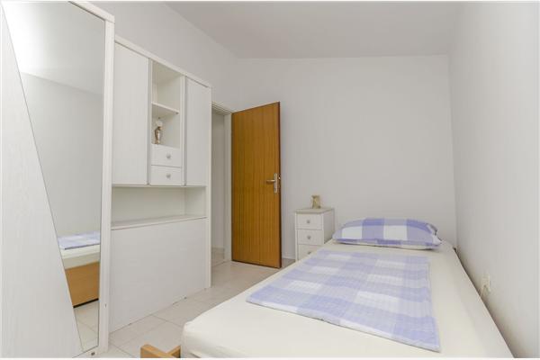 Apartment A1, for 8 persons