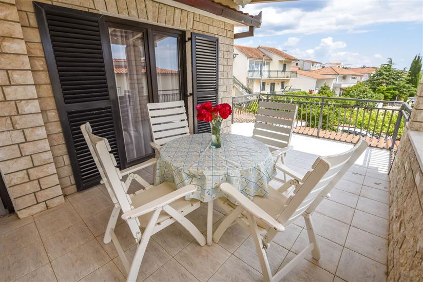 Apartment A1, for 5 persons