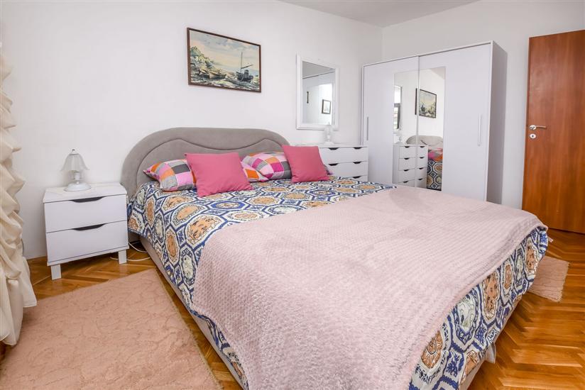 Apartment A1, for 5 persons