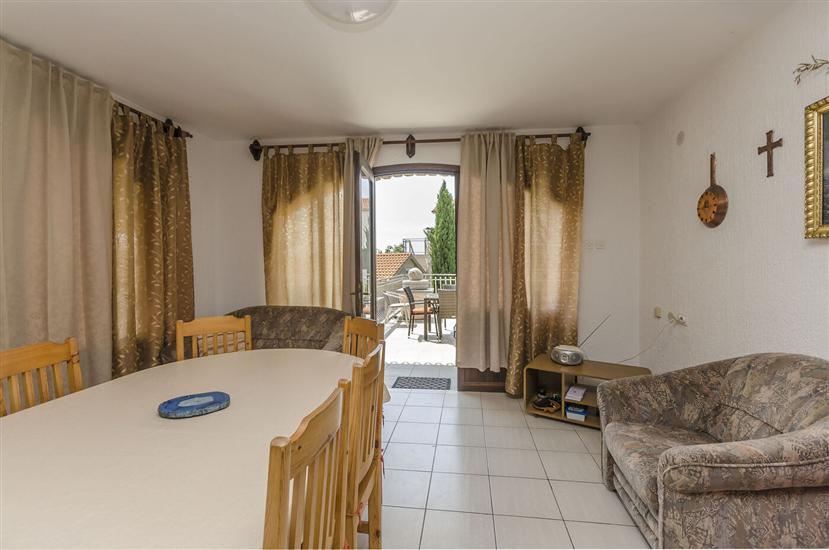 Apartment A1, for 8 persons