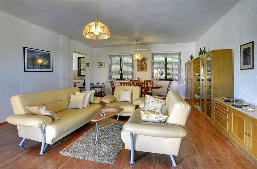 House K1, for 9 persons