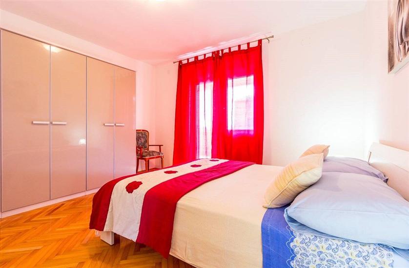 Apartment A2, for 5 persons