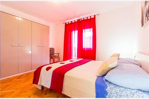 Apartment A2, for 5 persons