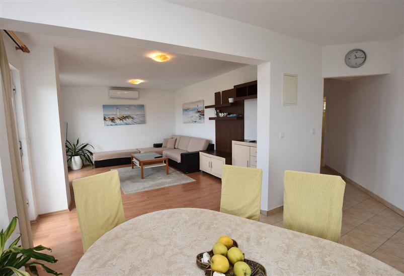 Apartment A3, for 5 persons