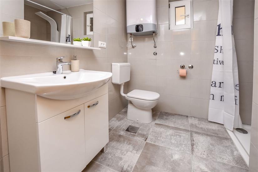 Apartment A1, for 5 persons