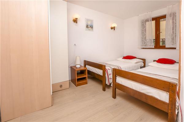 Apartment A1, for 5 persons