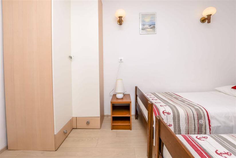 Apartment A1, for 5 persons