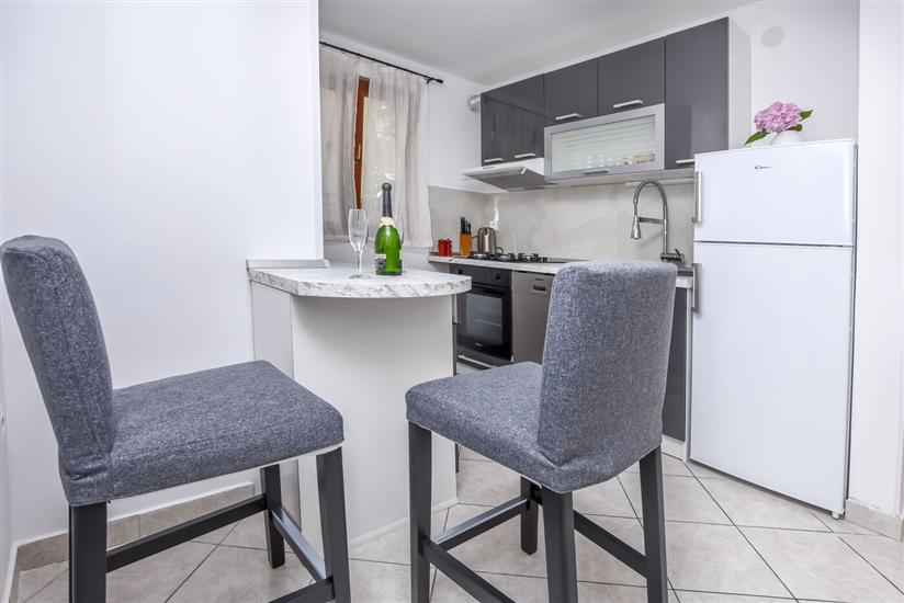 Apartment A1, for 5 persons