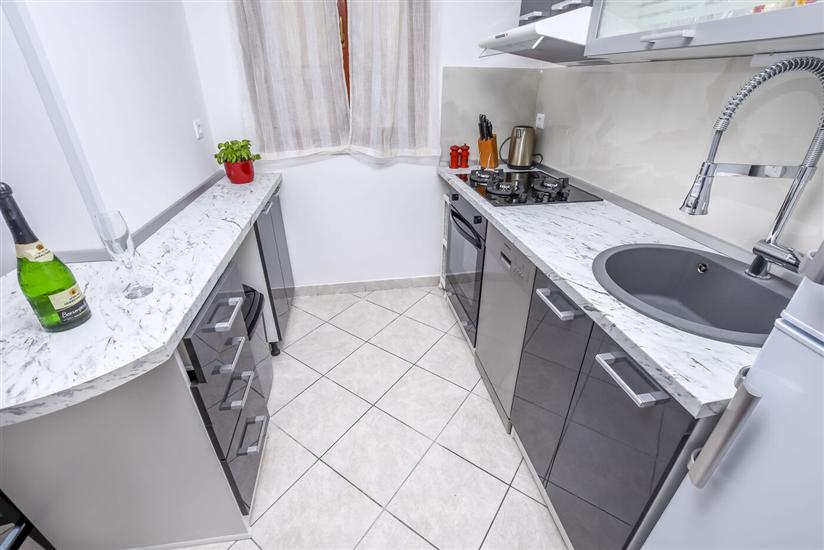 Apartment A1, for 5 persons