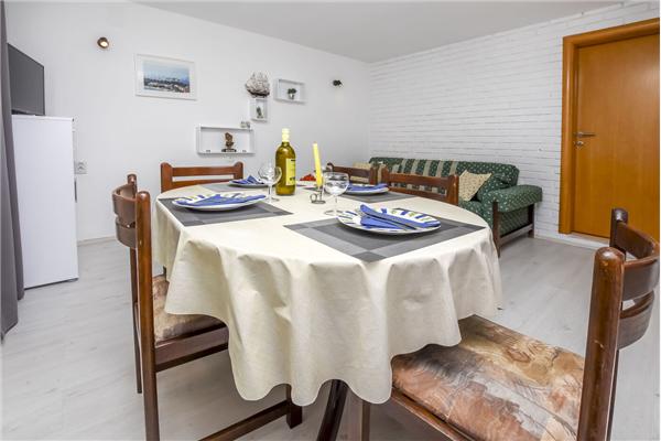 Apartment A1, for 5 persons