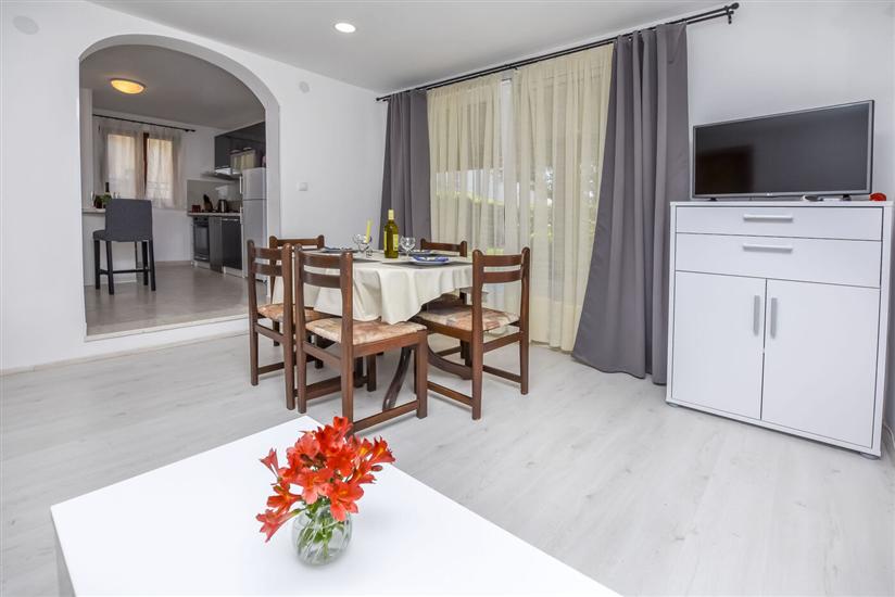 Apartment A1, for 5 persons