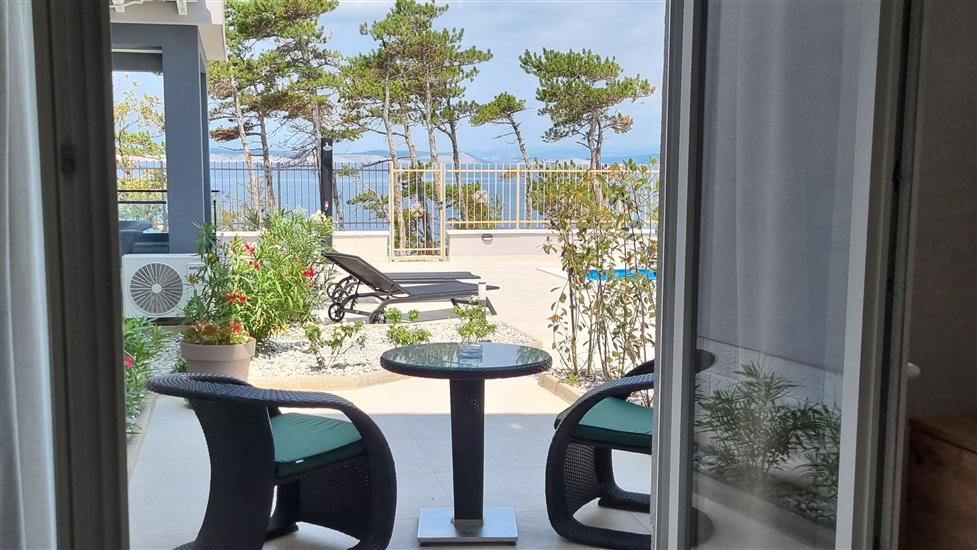 Room A5, for 2 persons